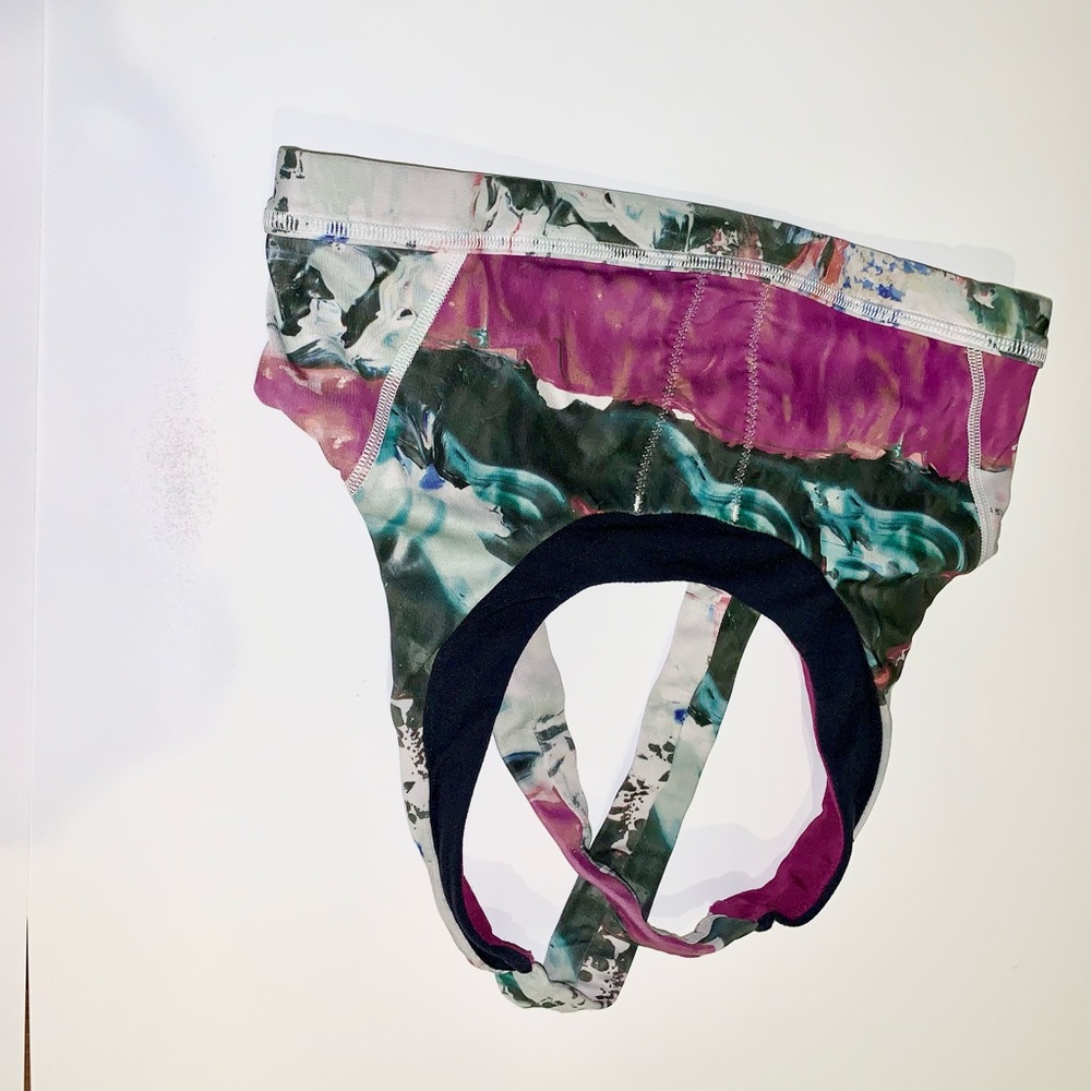 Lululemon Energy Bra, Size 6.